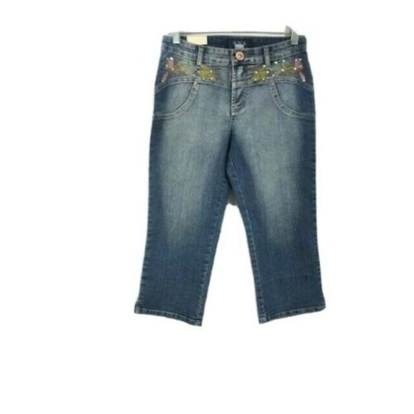 DNG Juniors Capri Jeans Rhinestones Embelishments - Picture 2 of 6